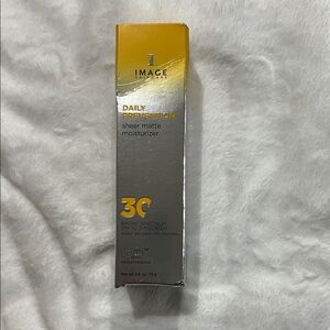 Image Skincare Sheer Matte Moisturizer - Gold and Silver